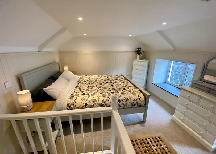 Robin Cottage One Bedroom Cottage Near Perranporth Beach With Parking & Wifi - Robin Cottage