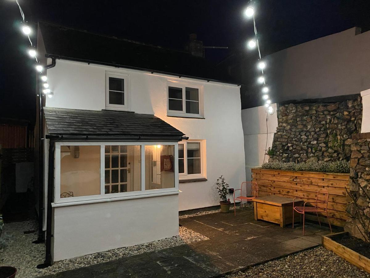 Robin One Bedroom Near With Parking & Wifi - Robin