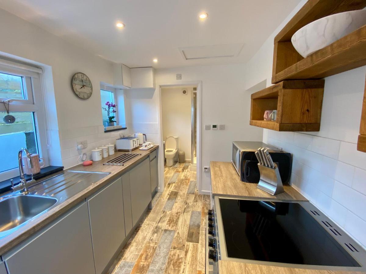Robin One Bedroom Near With Parking & Wifi - Robin Holiday home