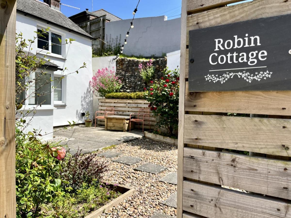 Robin One Bedroom Near With Parking & Wifi - Robin Holiday home *